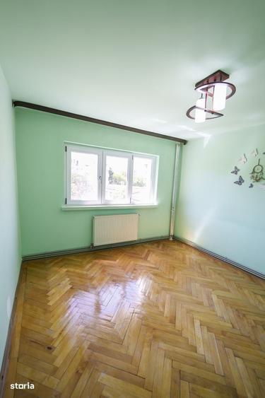 Apartament cu 3 camere decomandat în Albești