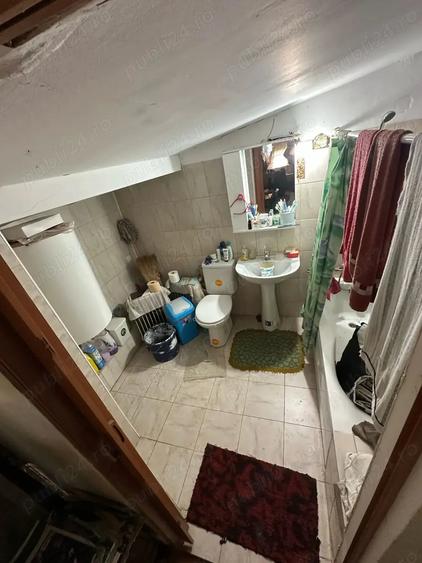 Casă cu 5 camere cu Teren 1400 Mp în Central