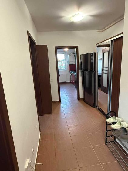 Apartament cu 2 camere decomandat în Apărătorii Patriei