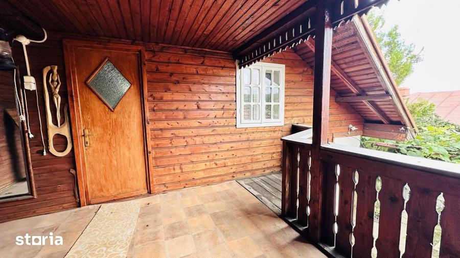 Casă cu 4 camere cu Teren 1800 Mp în Izvoarele