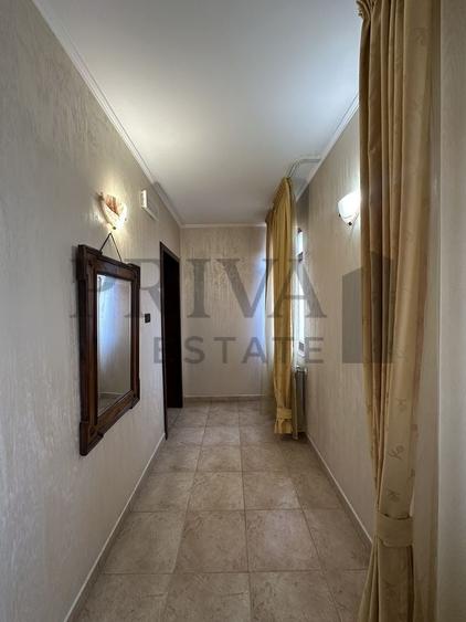 Casă individuală cu 5 camere cu Canalizare în Lipovei