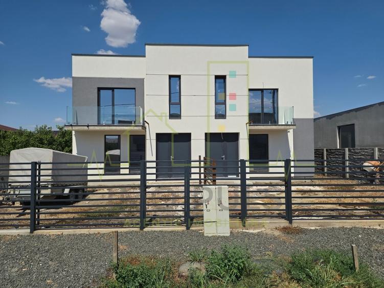 Duplex cu 4 camere cu Canalizare în Dumbrăvița