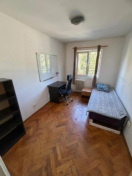 Apartament cu 3 camere semidecomandat în Olimpia-Stadion
