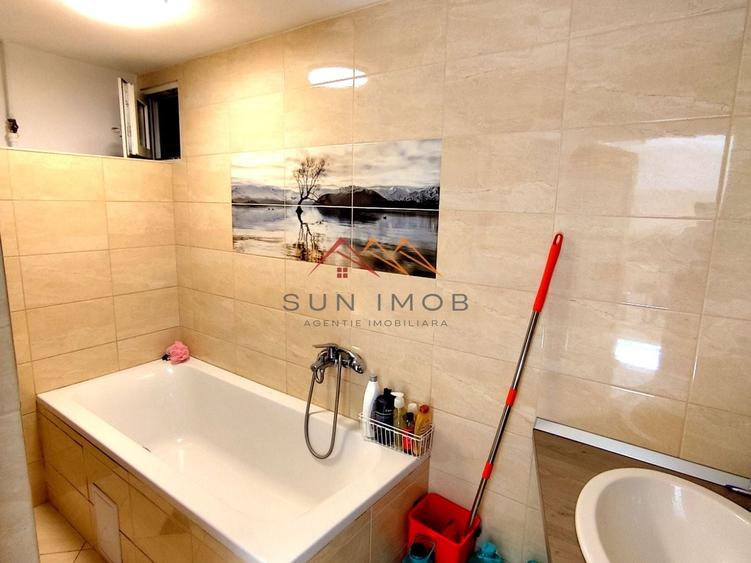 Casă individuală cu 5 camere cu Canalizare în Central
