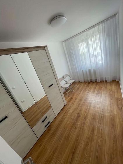 Apartament cu 3 camere decomandat în Exterior Vest