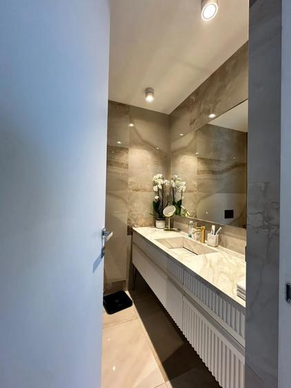 Apartament cu 4 camere decomandat în Floreasca