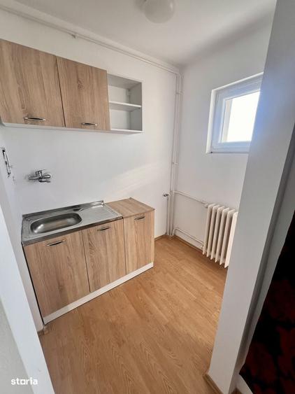 Apartament cu 2 camere decomandat în Apărătorii Patriei