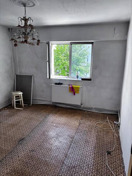 Garsonieră în Broșteni