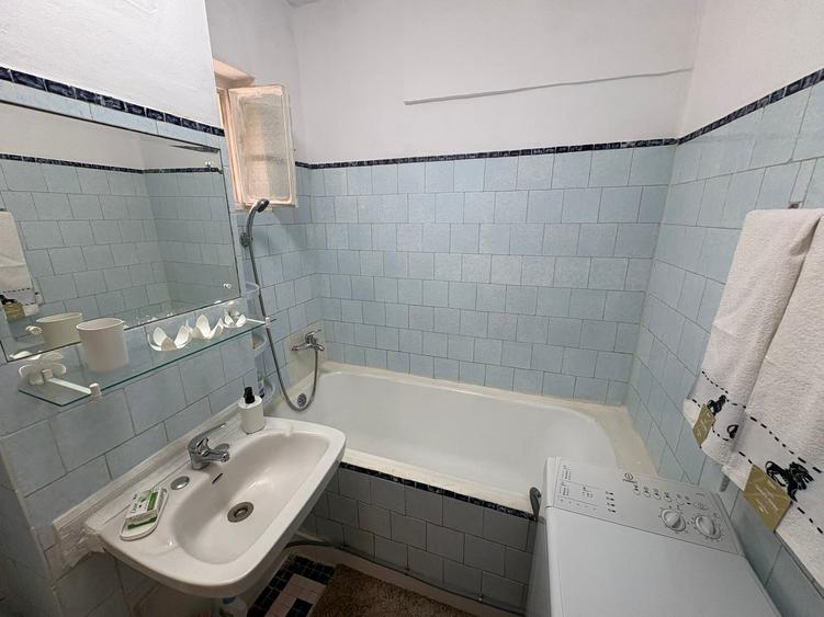 Apartament cu 3 camere decomandat, mobilat în P-ța Reșița
