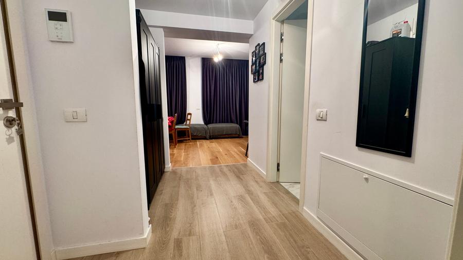 Apartament cu 2 camere semidecomandat în P-ta Presei Libere