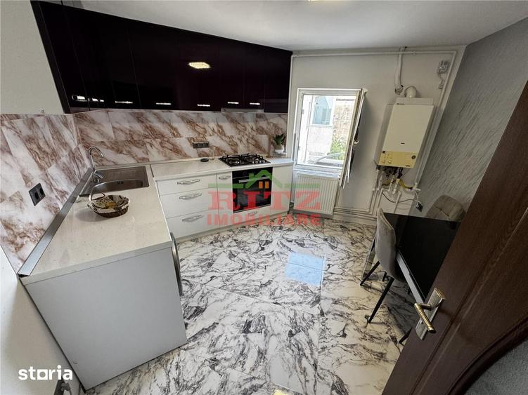 Apartament cu 3 camere semidecomandat în Steaua