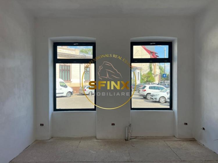 Casă individuală cu 10 camere cu Canalizare în Universitate