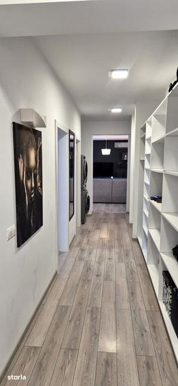 Apartament cu 3 camere decomandat în Libertății