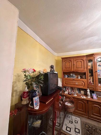 Apartament cu 3 camere decomandat în Vest