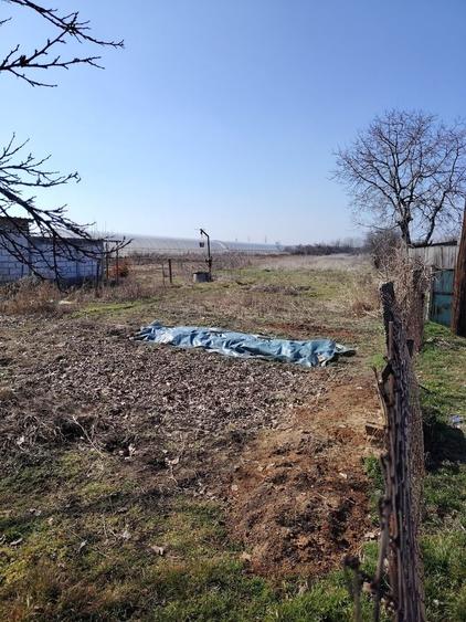 Teren de 2500 mp, în Proaspeți