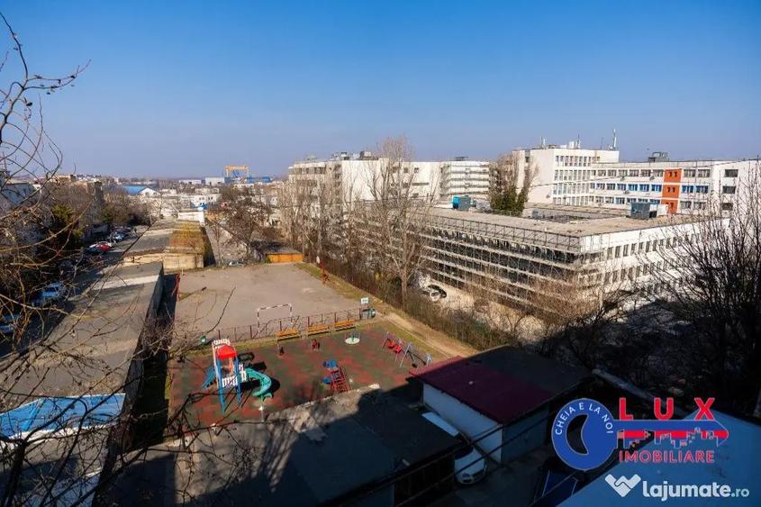 Apartament cu 2 camere decomandat în Spitalului