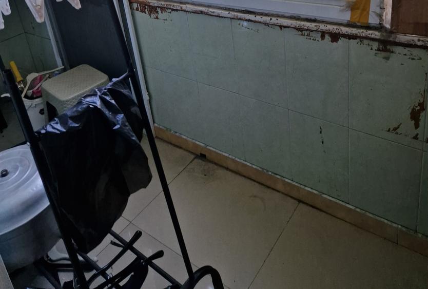 Apartament cu 3 camere semidecomandat în Bucur Obor