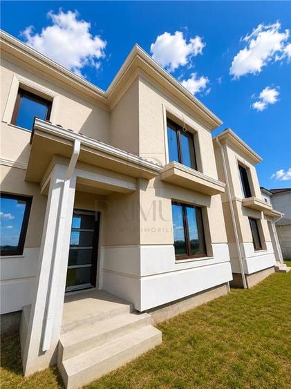 Duplex cu 5 camere cu Teren 305 Mp în Moșnița Nouă