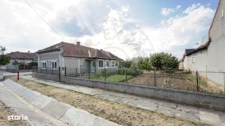 Casă cu 4 camere în Căpleni