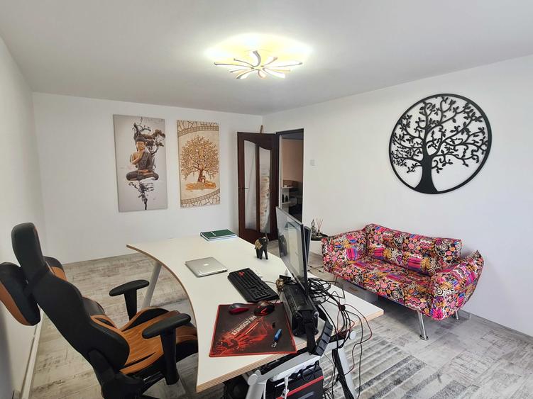 Apartament cu 3 camere decomandat în Ultracentral