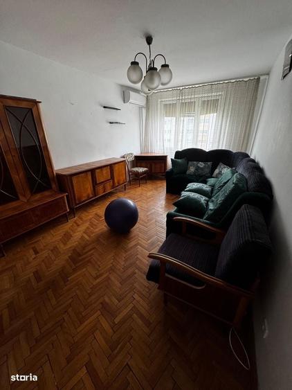 Apartament cu 3 camere decomandat în Complex Studențesc