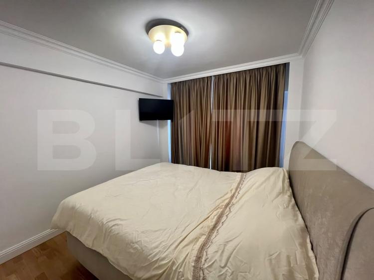 Apartament cu 3 camere semidecomandat, mobilat în Ultracentral