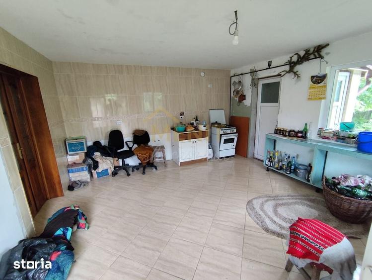 Casă cu 5 camere cu Teren 1508 Mp în Bereasca