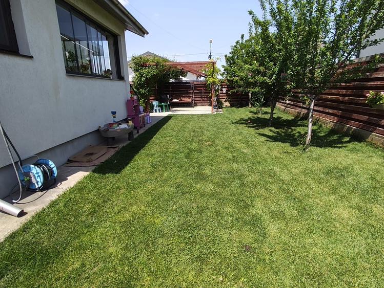 Casă individuală cu 4 camere cu Teren 380 Mp în Joița