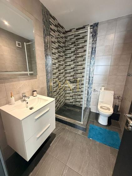 Apartament cu 3 camere semidecomandat, mobilat în Bună Ziua