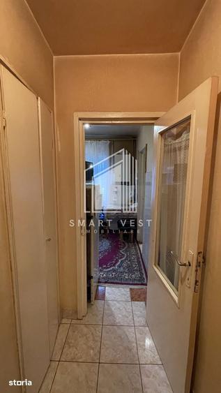 Apartament cu 4 camere semidecomandat în Micro 15
