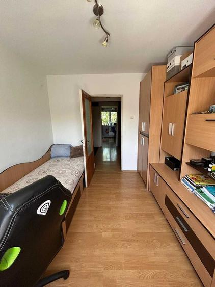 Apartament cu 3 camere decomandat în Iosia