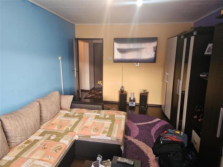 Apartament cu 2 camere decomandat, mobilat în Micro III