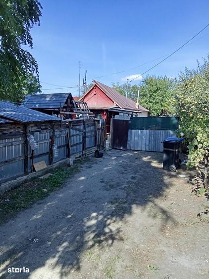 Casă cu 4 camere cu Teren 1200 Mp în Țintești