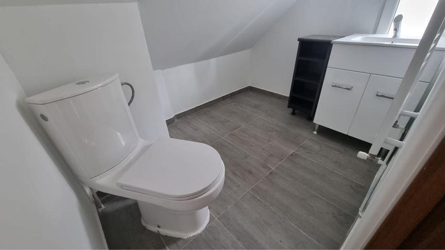 Casă cu 2 camere cu Teren 111111111111 Mp în Central