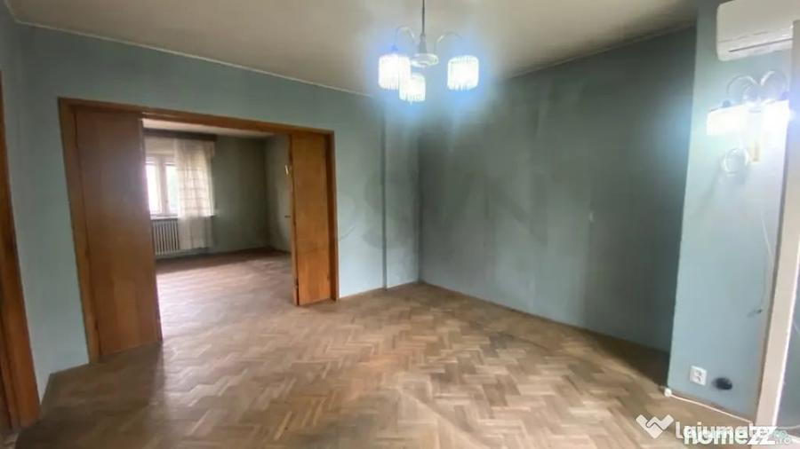 Apartament cu 3 camere decomandat în Domenii