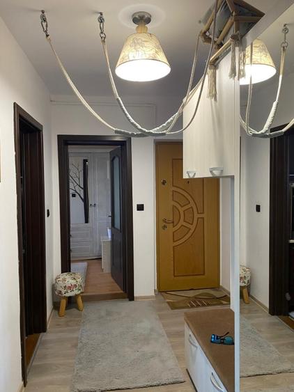 Apartament cu 2 camere decomandat în Zorilor