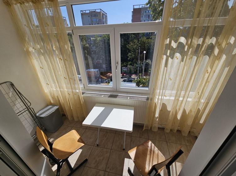 Apartament cu 2 camere decomandat în Podu Roș