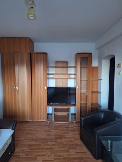 Garsonieră semidecomandată în Răcădău