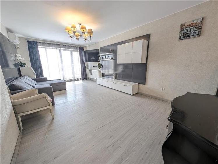 Apartament cu 3 camere decomandat în Ștefan cel Mare