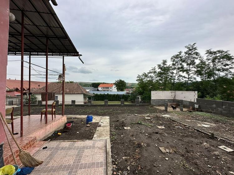 Casă cu 4 camere cu Teren 700 Mp în Central