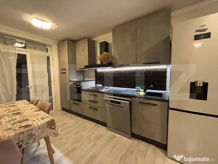Apartament cu 3 camere semidecomandat în Florești