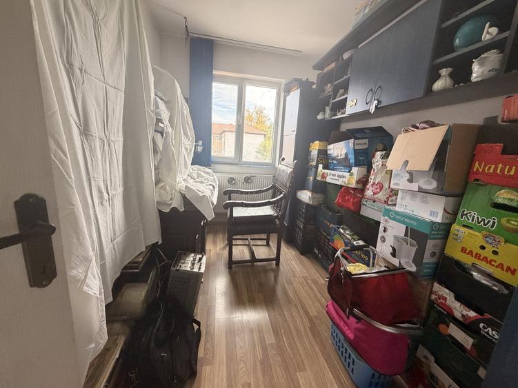 Apartament cu 3 camere decomandat, mobilat în Dacia