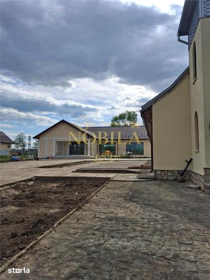 Spațiu comercial, de 900 mp, în Central