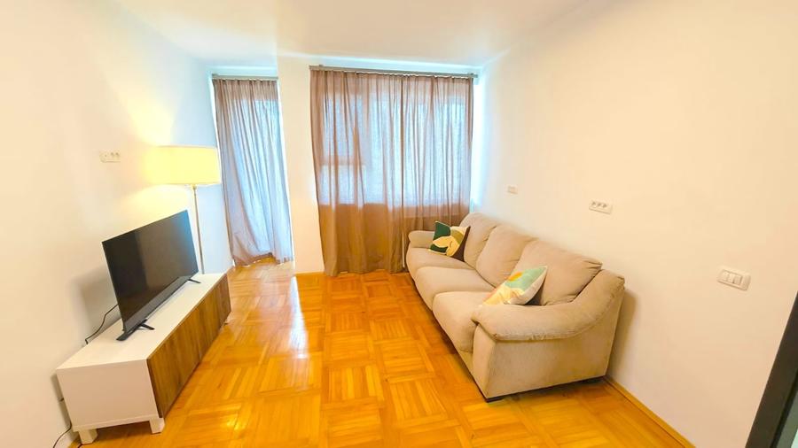 Apartament cu 2 camere semidecomandat în Iancului