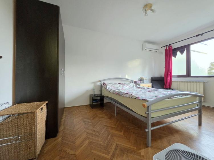 Apartament cu 3 camere în Dristor