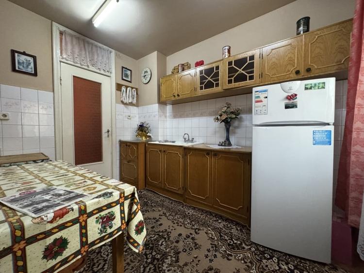 Apartament cu 2 camere semidecomandat, mobilat în Dâmbovița