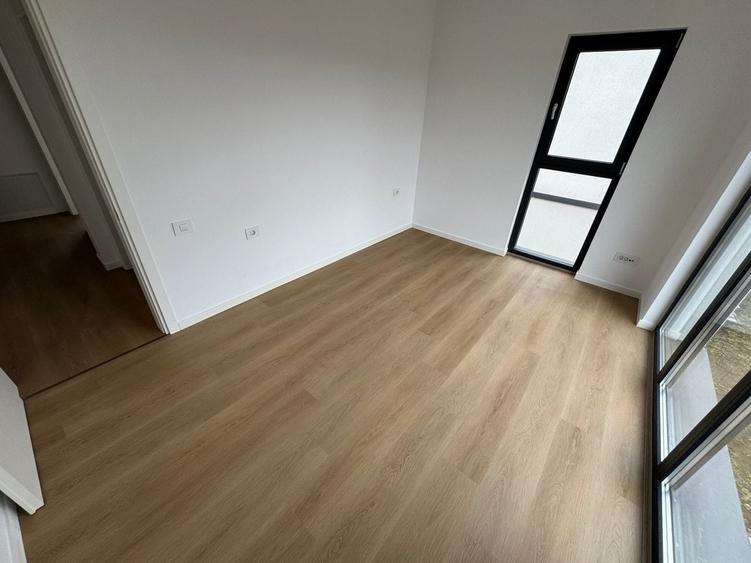 Casă individuală cu 5 camere cu Canalizare în Tunari