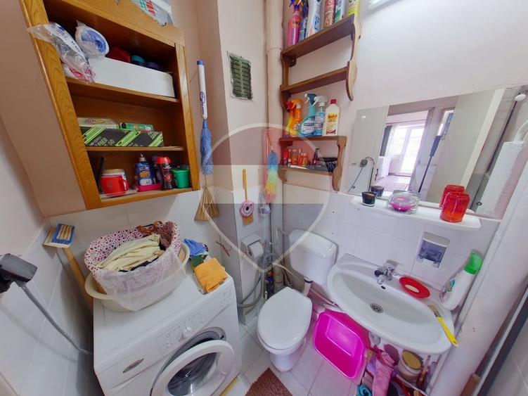 Apartament cu 3 camere decomandat, mobilat în Central