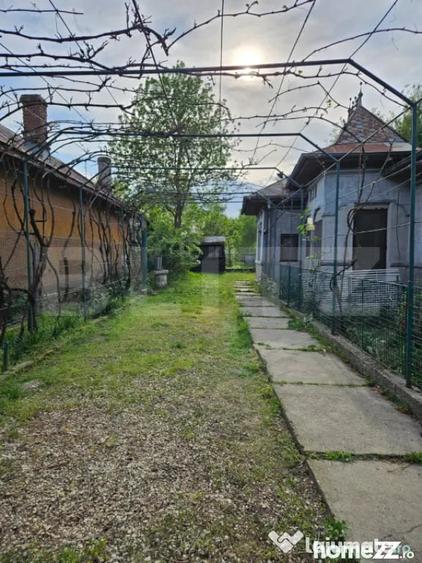 Casă cu 5 camere cu Teren 1000 Mp în Odobești