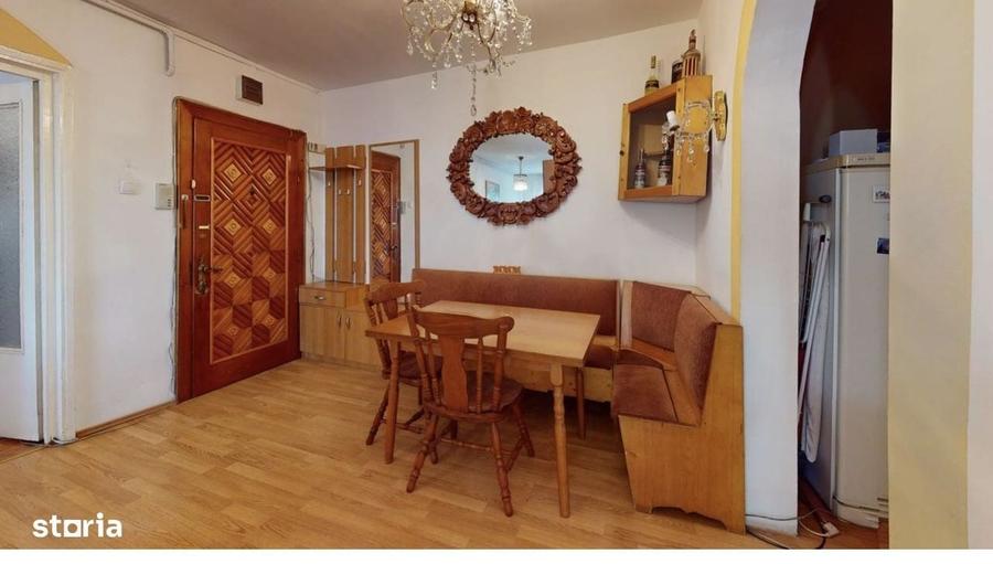 Apartament cu 3 camere decomandat în Vasile Aaron